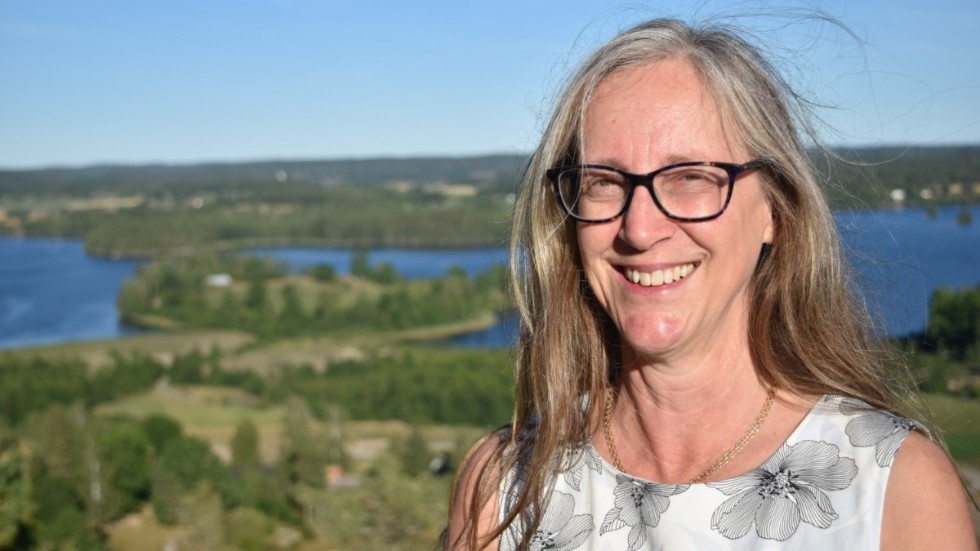 Lena Käcker Johansson är Kristdemokraternas toppkandidat till kommunfullmäktige i Kinda. Hon har haft ett mandat där sedan 1998, och sitter även i regionens hälso- och sjukvårdsnämnd.
