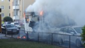 Husbil fattade eld i Haga – brann med öppna lågor