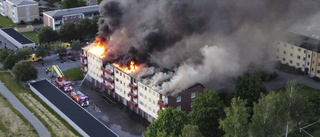 Kraftig brand i bostadshus – tre till sjukhus