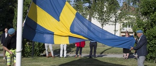 Veteraner hyllades med flagghissning och tal