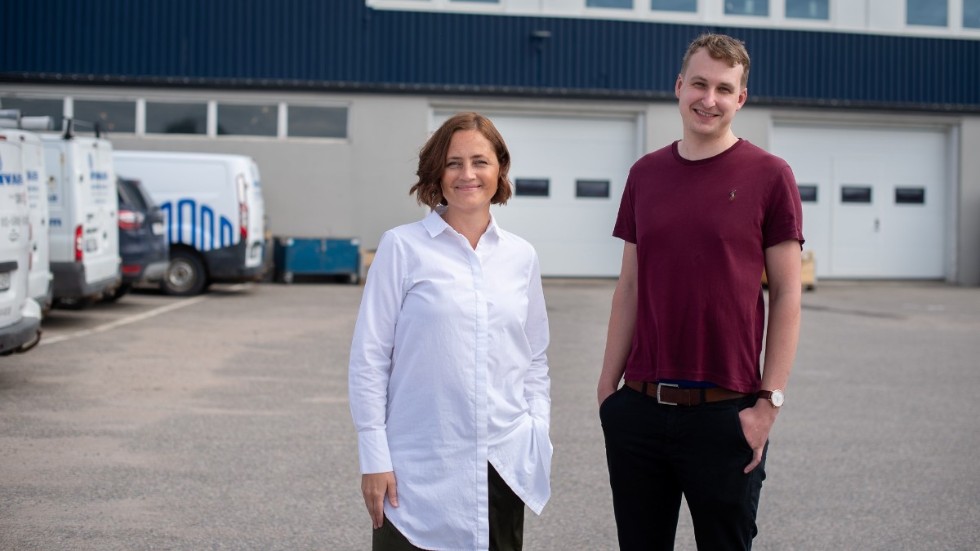 Mari Nilsson, vd, och Simon Olsson, som påbörjade sin nya tjänst som filialchef för drygt en månad sedan.