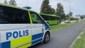 Bil och buss i krock på Stationsvägen i Tystberga