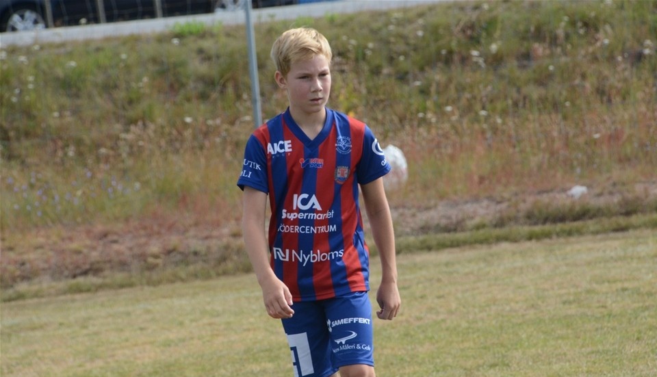 Kalmar Södra-spelaren Gustav Esbjörnsson blev första målskytten i Bullerby Cup 2017. Foto: Karl Edgren