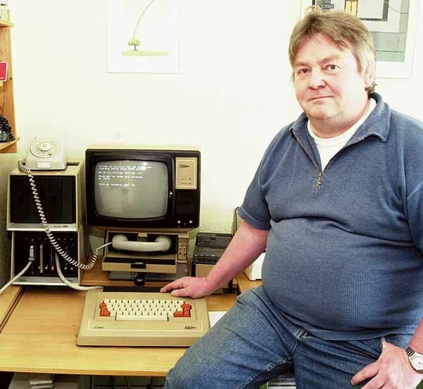 Göran Lundberg i Målilla jobbar fortfarande med service och underhåll på ABC-datorerna. De presenterades 1979 och lever än.