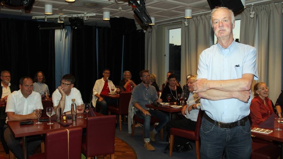 Lennart Beijer, Vänsterpartiet väntar på att få sträcka armarna i luften.