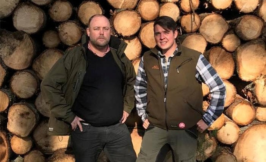 Jan R Andersson och Carl-Wiktor Svensson, moderata riksdagspolitiker, efterlyser en bättre dialog mellan skogsägare och länsstyrelse.