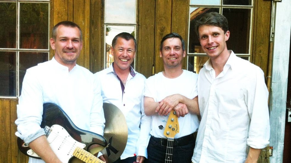 De fyra bandmedlemmarna Erik Gruvebäck, Conny Christiansson, Peter Rydahl Modig och Nisse Bülow har spelat tillsammans sedan 2006.