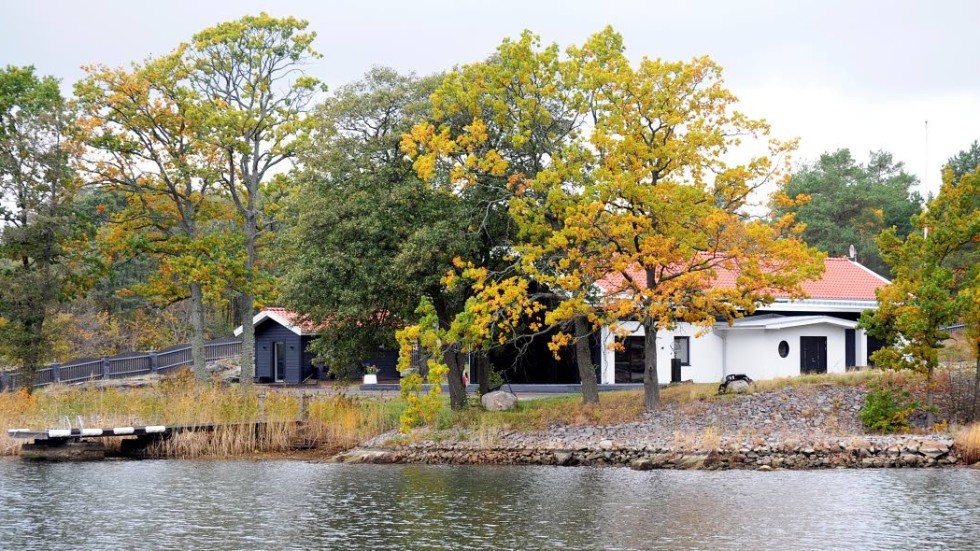 På onsdagen skulle det ha varit rättegång mot roddklubbstomtens ägare. Åklagaren backar dock tillfälligt. Anledningen är den dom som kom från mark- och miljödomstolen i förra veckan.