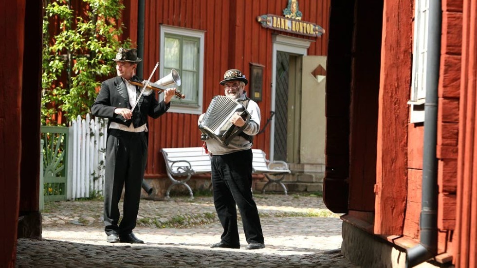 Musikanterna har spelat färdigt i Gamla Linköping, enligt ett beslut av museichefen.