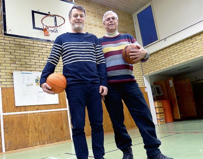 Sead Cengic och Roland Nilsson, lärare på  Nygårdsskolan, är två av dem som ligger bakom Skäggetorp Sport Club, ny  idrottsförening i Skäggetorp med inriktning på basket i första hand.