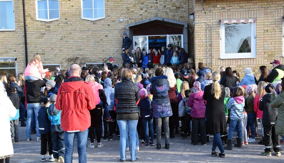 Applåder och hyllningar för vinnarna av Kängurumatematiken.