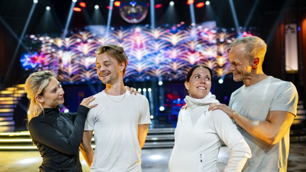 Hampus Hedström och Charlotte Kalla med sina danspartners Ines Stefanescu och Tobias Karlsson gör upp om vinsten i "Let's dance".