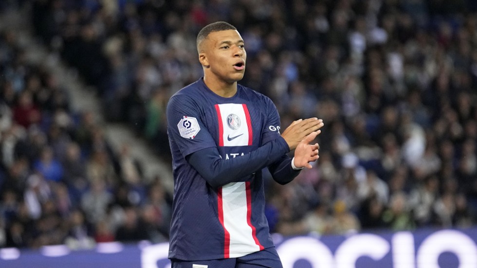 Paris SG:s Kylian Mbappé har hört av sig till Real Madrids Vinícius Júnior. Arkivbild.