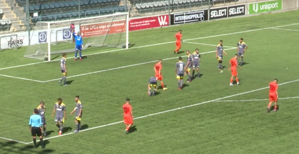 Matchen spelades på konstgräs i Linköping.