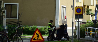 Väktare bevakar grävarbete i Linköping efter hot