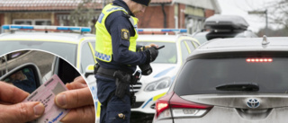Blev stoppad av polis – uppvisade falskt körkort