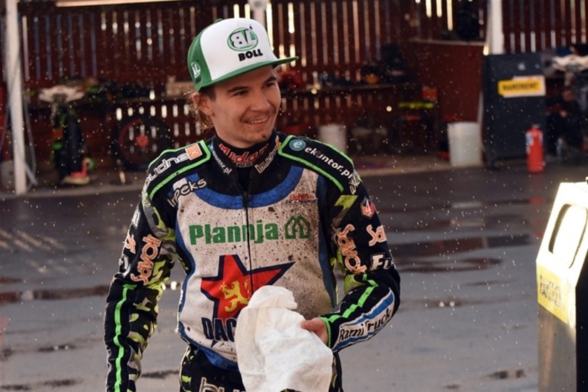 Patryk Dudek slutade fyra i kvällens GP-tävling i Prag.