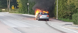 Bil fattade eld i Örsundsbro
