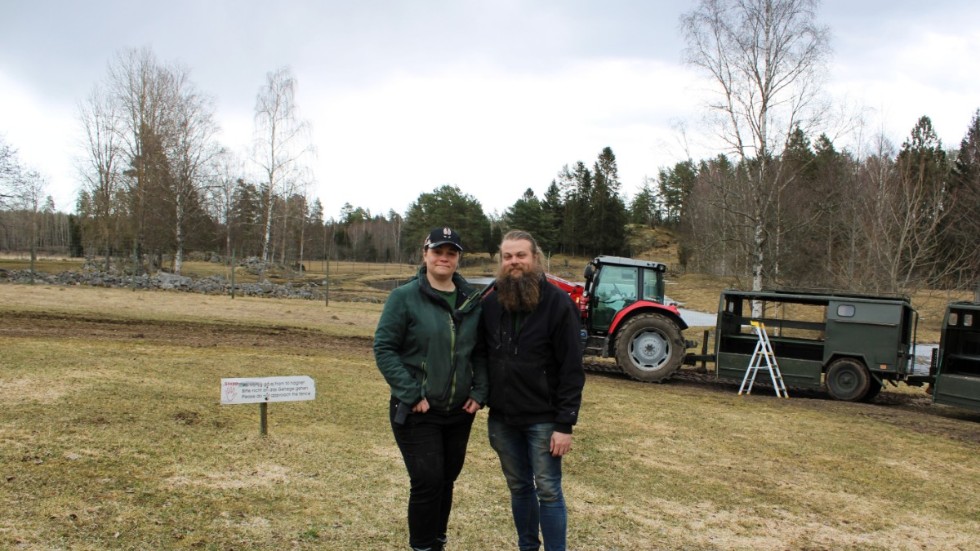 Jon Seberg och Sara Seberg tog över älgparken i april förra året. De har tidigare berättat att de ser stor potential i verksamheten och nu finns planer på att fortsätta utveckla. 