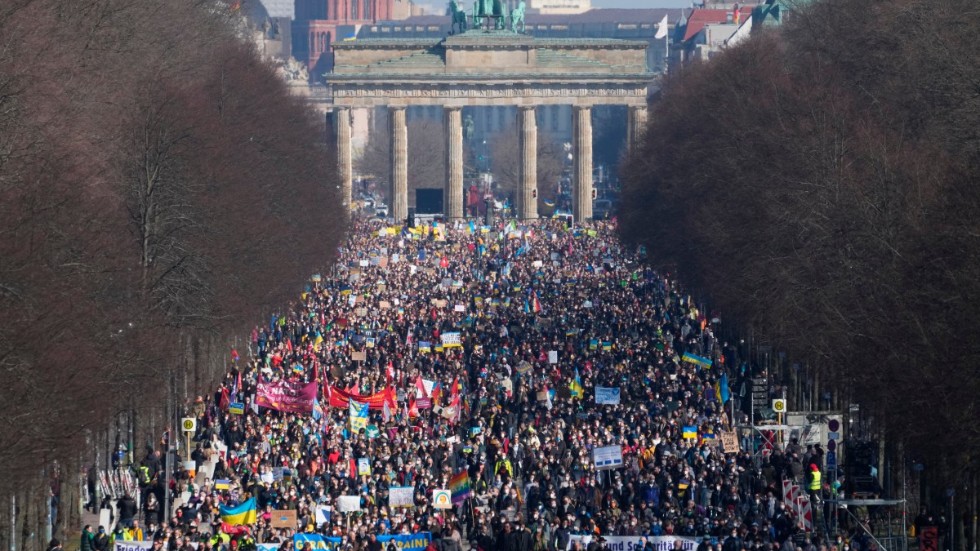 Tusentals människor deltog i en demonstration i solidaritet med Ukraina på söndagen i Berlin – och i flera andra stora städer i Europa och i Taiwains huvudstad Taipei.