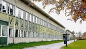 Väktare tas in på gymnasiet
