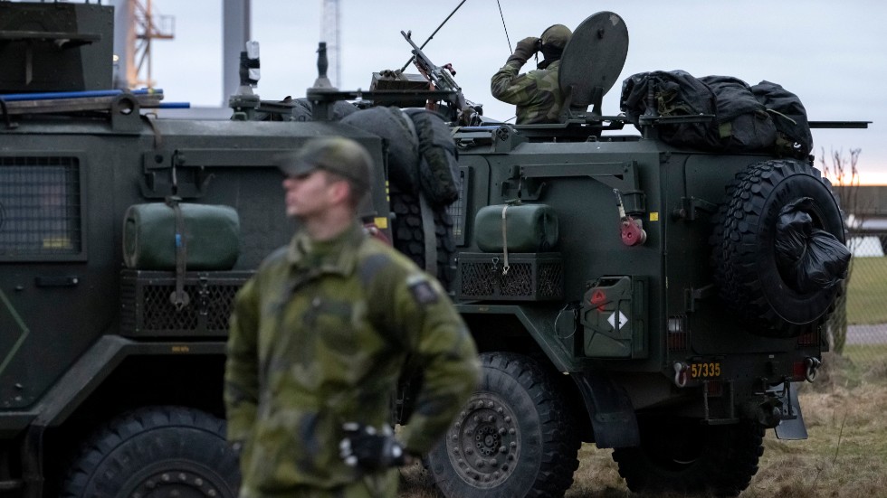 Risken för krig i Sverige har ökat. Det finns inte utrymme för naivitet eller neutralitet, skriver Liberalerna.