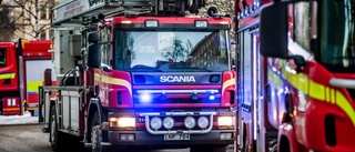 En person till sjukhus efter lägenhetsbrand