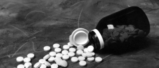 Krockade – polis fann 400 tabletter