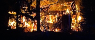 Fastighet övertänd utanför Trosa: "När vi kom dit brann det genom taket"