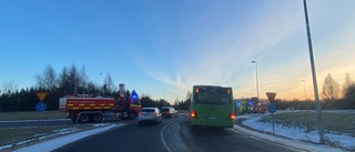 Olycka mellan buss och personbil