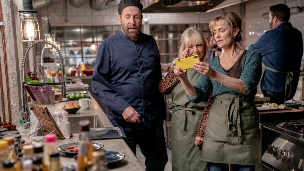 Peter Stormare, Sussie Eriksson och Marie Richardson under inspelningen av "Tisdagsklubben". Arkivbild.