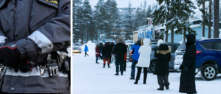 Väktare sattes in i Umeå när testkiten sinade: ”Folk försökte gå före i kön”