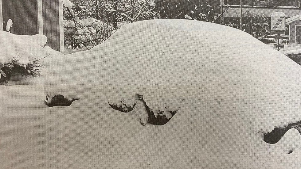 En saab i Ekeberg som inte åkte mer den dagen fick visualisera snömängden som inledde januari månad.