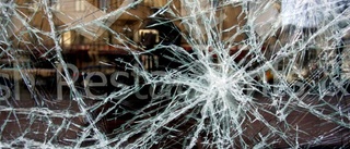 Affärslokal i centrala Vimmerby fick ruta krossad: "Respektlösa"