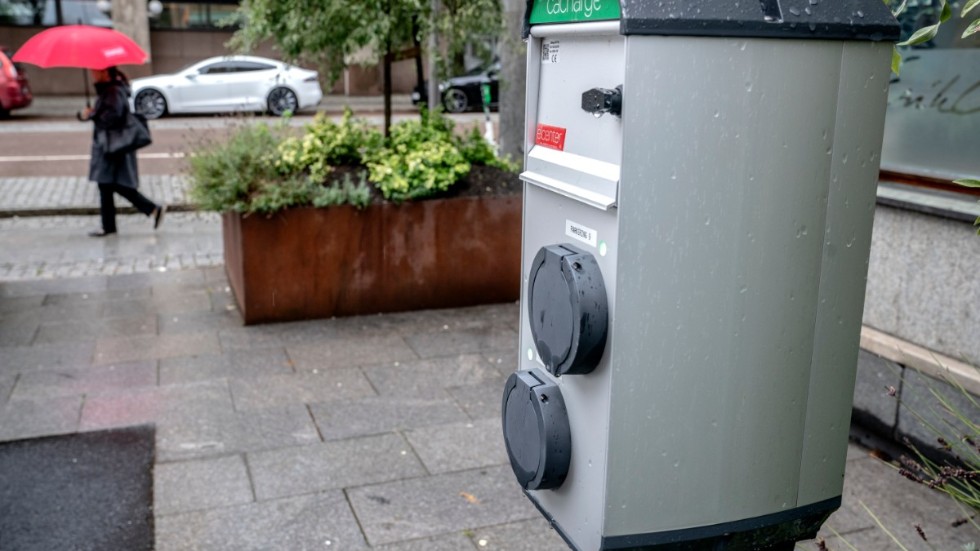 Enligt Göteborgs parkering finns tillräckligt med laddplatser i Göteborg just nu. Här en laddstolpe vid Polhemsplatsen. Arkivbild.