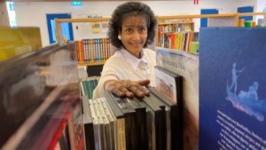 Sheila hjälper Norrköpingsborna hitta bokfavoriterna: "Jag lär mig alltid något nytt "