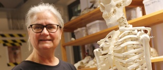 ”Jag är jätteintresserad av det här fallet” • Benexperten Sabine följer jakten på Sven Sjögrens skelett med stort intresse