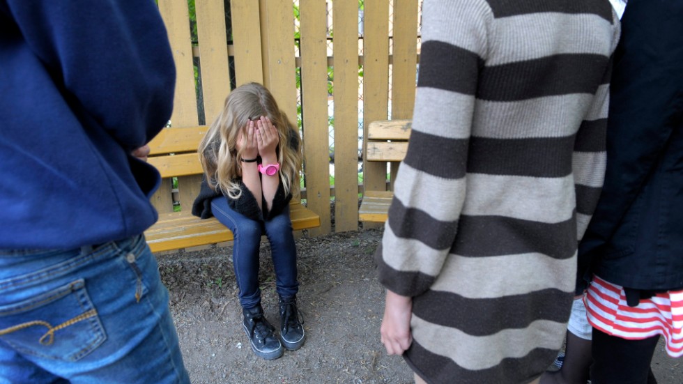 Det är dags att vi tar barns utsatthet för mobbning på allvar skriver Ebba Vinter till Karinslundsskolan ledning. Barnen på bilden har ingen koppling till insändaren.