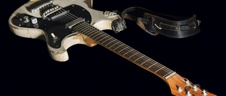 Johnny Ramones gitarr såld för 8,7 miljoner