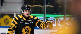 Femte raka segern för Skellefteå AIK • Matchstraff – stjärnan riskerar avstängning • Nytt fenomenalt målvaktsspel 