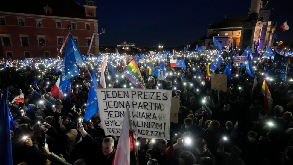 Massiva manifestationer till stöd för Polens EU-medlemskap.