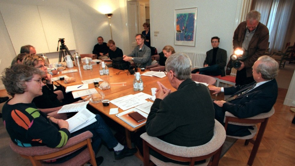 Medlarna Lars-Gunnar Albåge (t.v.) och Rune Larsson presenterade på torsdagen utredningen om hur industriavtalet och förhandlingsavtalet fungerade under 1998.