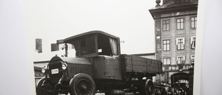 Lastbilar från Holmens pappersbruk