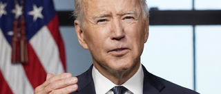 President Biden varnar och lockar Ryssland