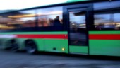 Blottade sig för flicka på bussen – polisen: "Finns det resurser åker vi ut och stoppar" 