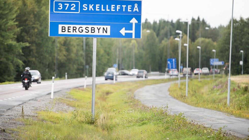 Skribenten efterlyser åtgärder för väg 372 mellan Skellefteå och Skelleftehamn.