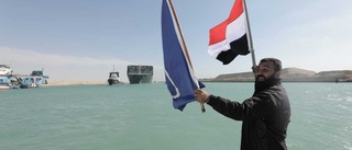 Full fart i Suezkanalen