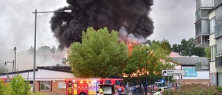 Nyköpingsskola totalförstörd i brand