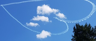 Piloter målade hjärta på himlen: ”En kärleksförklaring”
