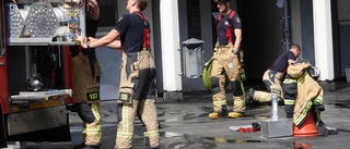 Räddningstjänsten efter branden: "Här har de som bor i lägenheten agerat mycket bra"